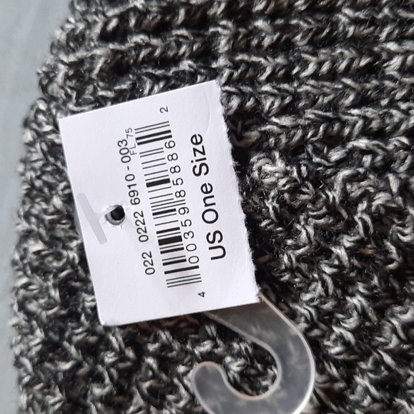 American Eagle Outfitters NWT Black White Heathered Knit Cuffed Beanie  One Size - Picture 9 of 10